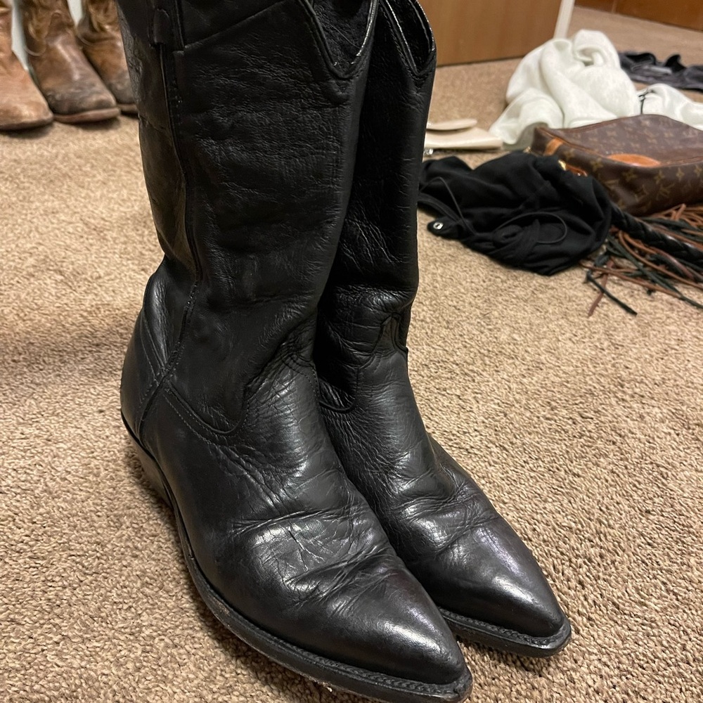 Vintage black cowboy boots size 7.5
